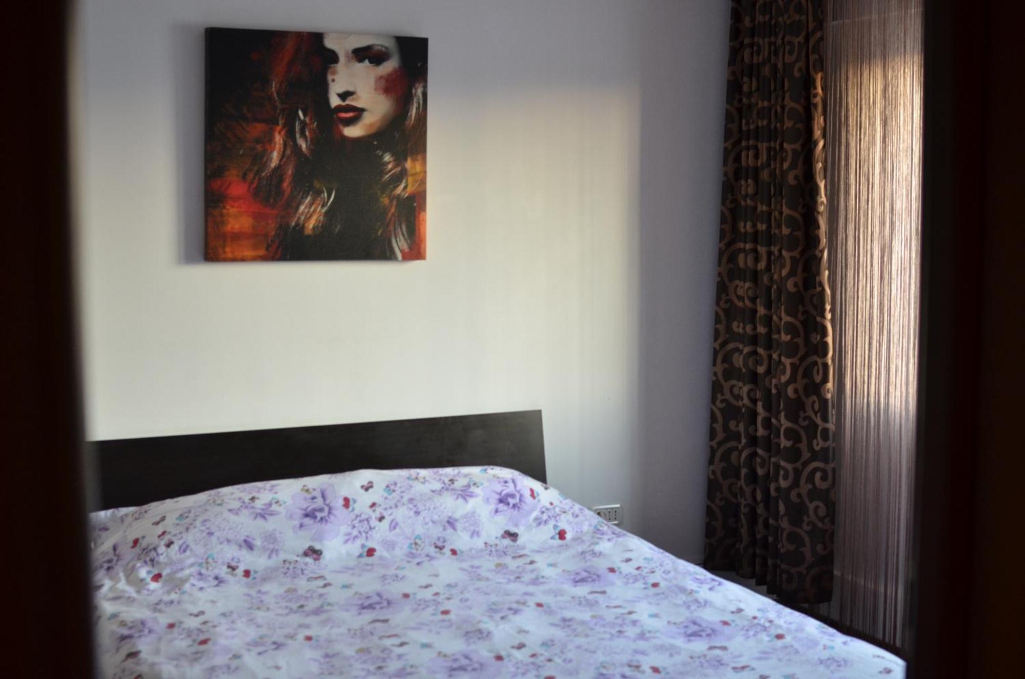 Vila Cu Trandafiri Cozy Apartments 2 Camere Bragadiru Exteriör bild