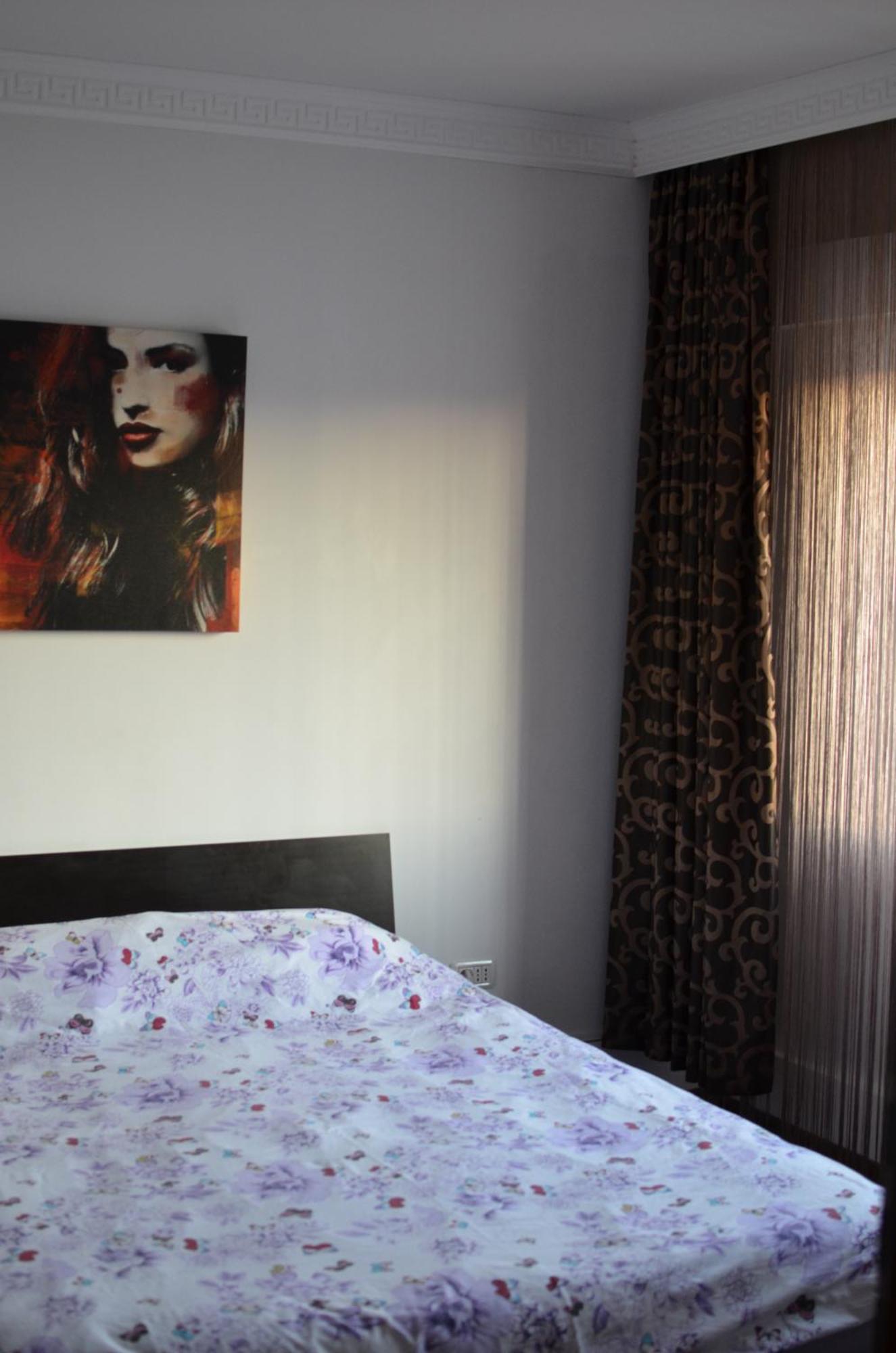 Vila Cu Trandafiri Cozy Apartments 2 Camere Bragadiru Exteriör bild